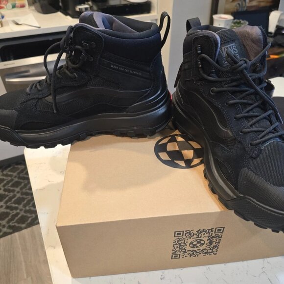 Vans MTE Crestline Waterproof Black Hiking Boots Shoes Men's Size 12 NEW - Picture 3 of 9